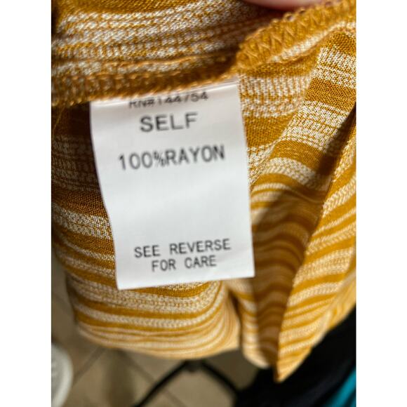 Davi & Dani Womens Tank Size Medium Mustard Striped Embroidered Boho Top NEW - Picture 6 of 6